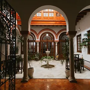 Komodo Casa Maravillas Sevilla